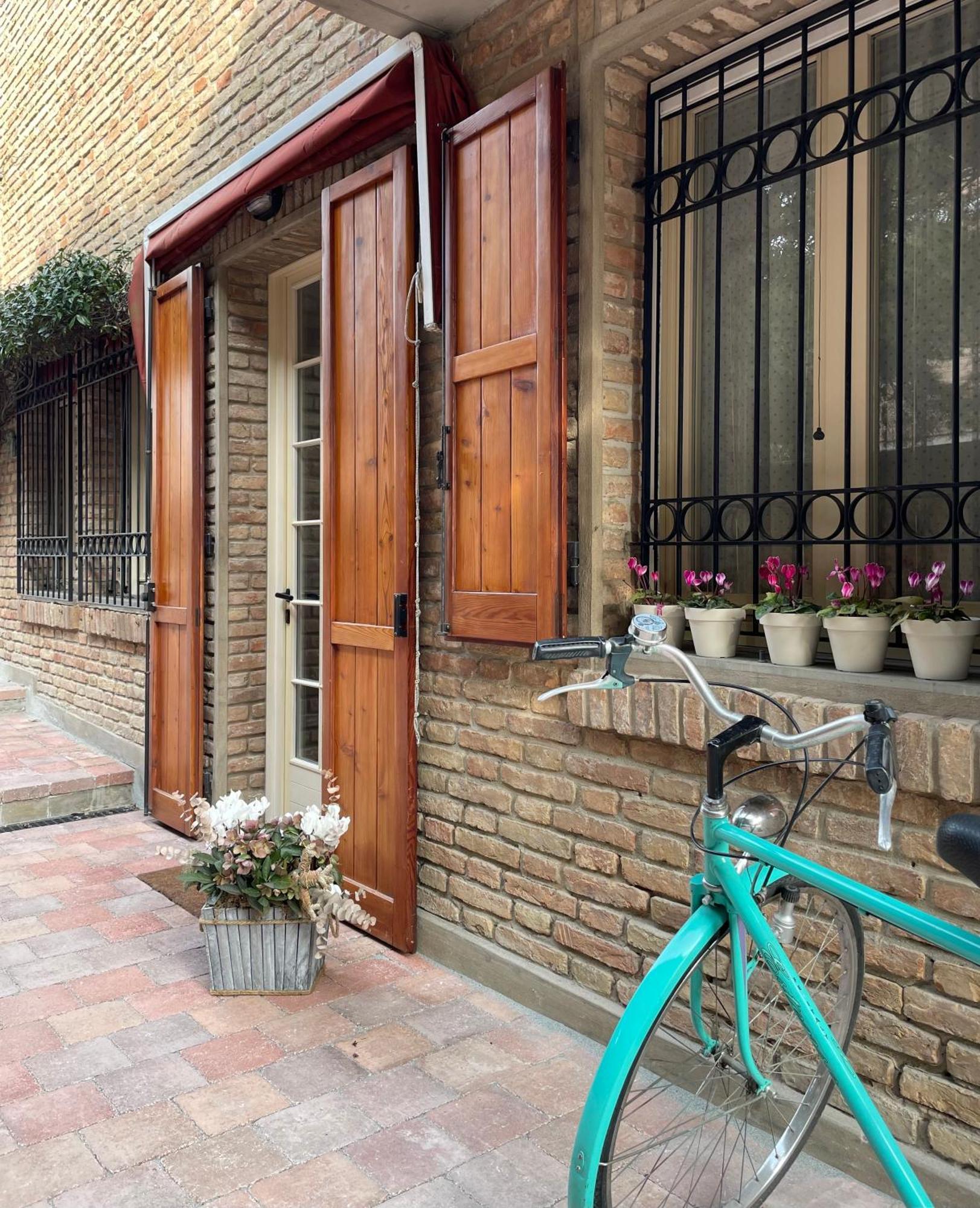 Casa Matilde Piano Terra 100Mq Con Parking E Piscina Apartment Ferrara Luaran gambar